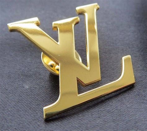 Louis Vuitton Pins 